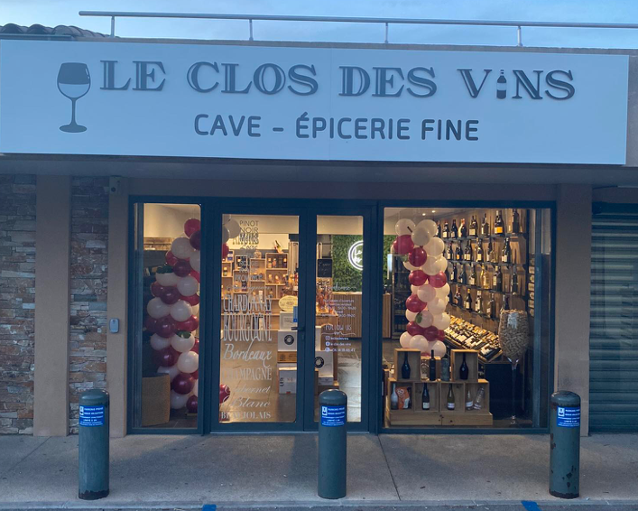 devanture de la cave Le clos des vins 