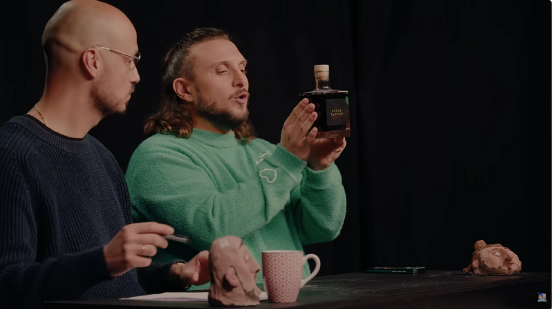 Rouge Cabosse dégustée par McFly et Carlito, vus par 7,5 millions d'abonnés.